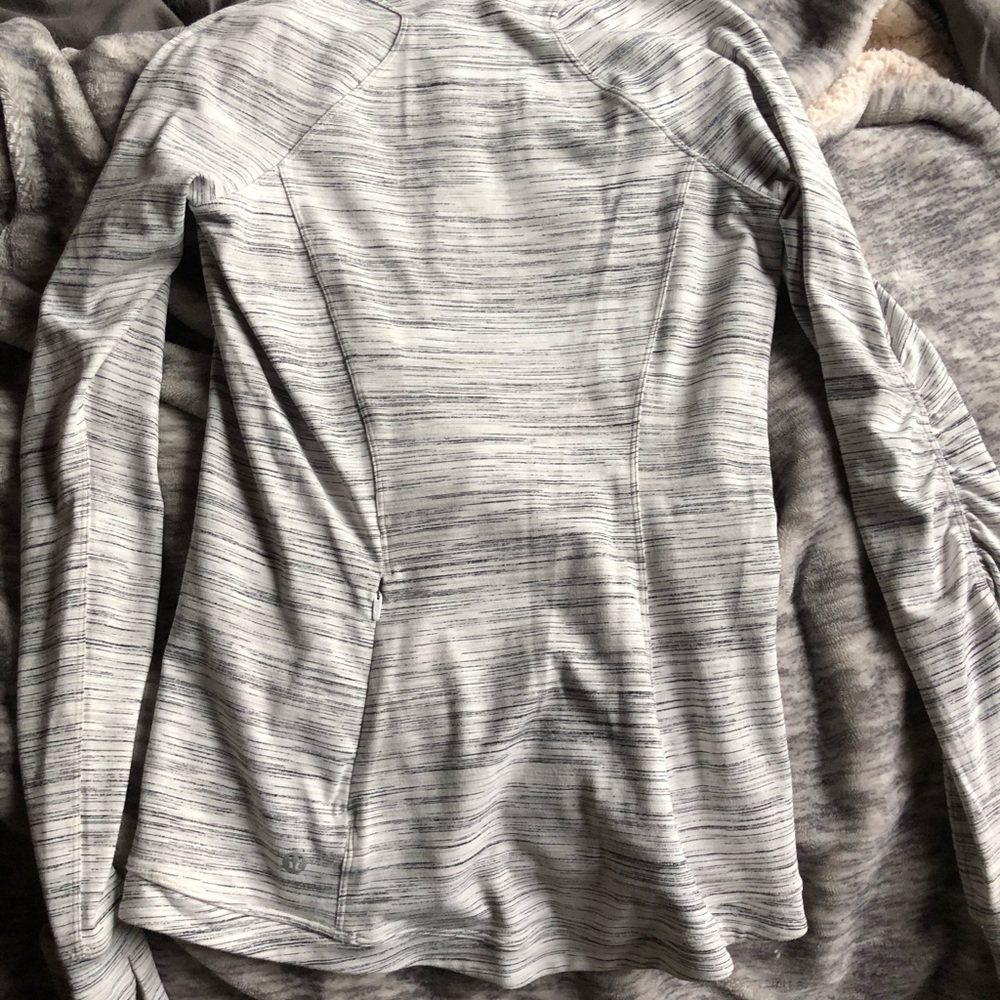 Lululemon Runderful Long Sleeve - Picture 3 of 4